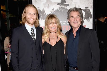 Kurt and Goldie welcomed their first child, son Wyatt Russell, in 1986.